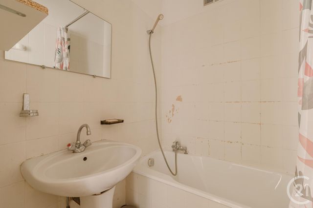 Afficher la photo en grand Appartement F2 à vendre - 2 pièces - 37.8 m2 - PARIS - 75011 - ILE-DE-FRANCE - Century 21 Parmentier - Saint Maur