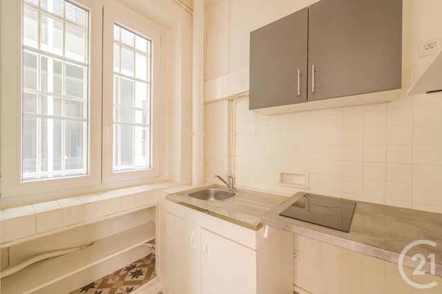 Afficher la photo en grand Appartement F2 à vendre - 2 pièces - 37.8 m2 - PARIS - 75011 - ILE-DE-FRANCE - Century 21 Parmentier - Saint Maur
