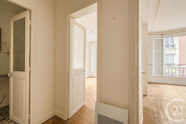 Afficher la photo en grand Appartement F2 à vendre - 2 pièces - 37.8 m2 - PARIS - 75011 - ILE-DE-FRANCE - Century 21 Parmentier - Saint Maur