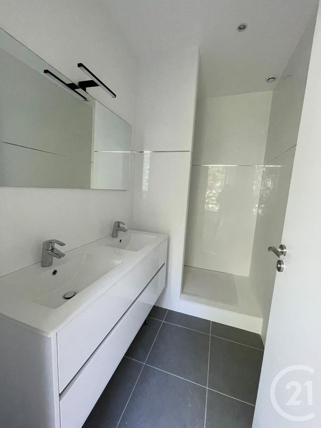 Afficher la photo en grand Appartement F2 à vendre - 3 pièces - 49.61 m2 - PARIS - 75011 - ILE-DE-FRANCE - Century 21 Parmentier - Saint Maur
