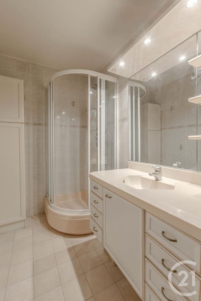 Appartement F5 à vendre - 5 pièces - 99.8 m2 - PARIS - 75010 - ILE-DE-FRANCE - Century 21 Parmentier - Saint Maur