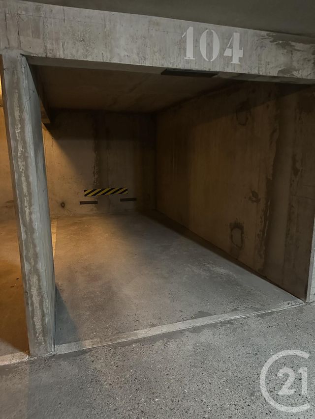 parking à vendre - 11.1 m2 - PARIS - 75011 - ILE-DE-FRANCE - Century 21 Parmentier - Saint Maur
