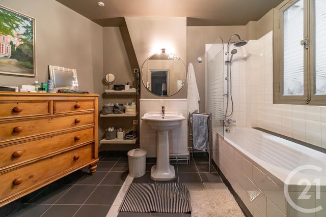 Appartement F4 à vendre - 4 pièces - 79.0 m2 - PARIS - 75011 - ILE-DE-FRANCE - Century 21 Parmentier - Saint Maur