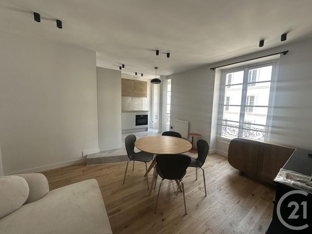 Appartement à louer - 2 pièces - 44.56 m2 - PARIS - 75011 - ILE-DE-FRANCE - Century 21 Parmentier - Saint Maur