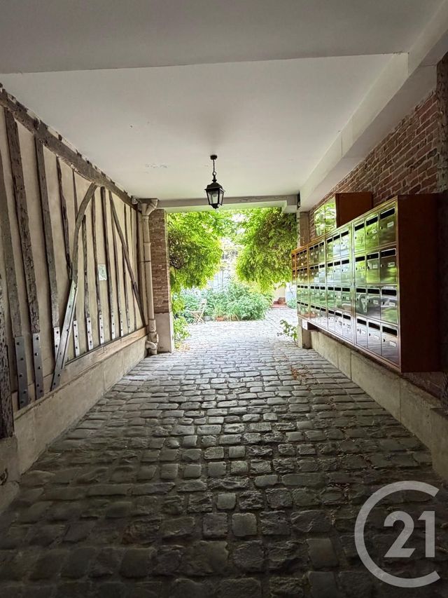 Appartement Studio à vendre - 1 pièce - 27.04 m2 - PARIS - 75011 - ILE-DE-FRANCE - Century 21 Parmentier - Saint Maur